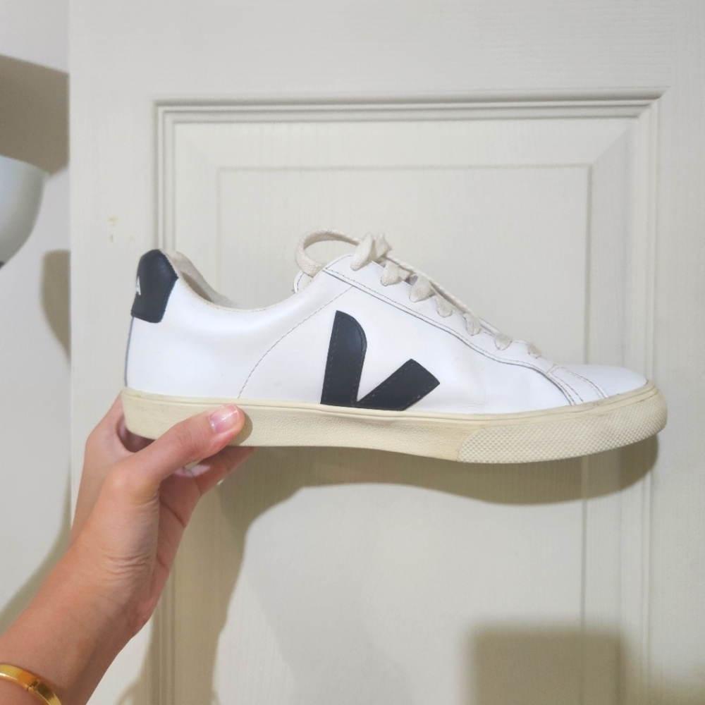 VEJA sneakers size 8